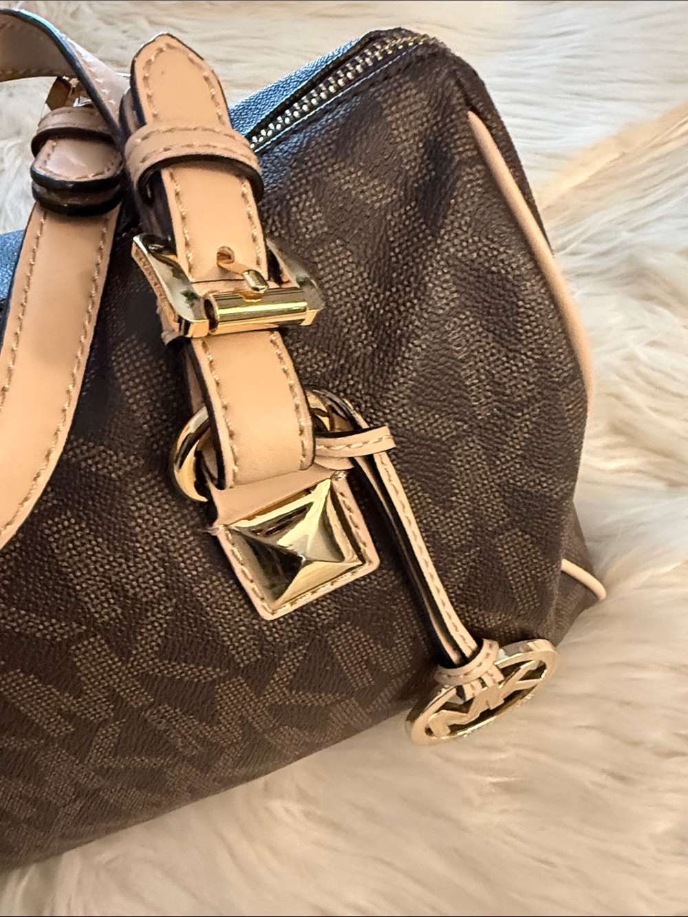 Michael Kors Grayson Speedy - Picture 2 of 14